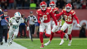 Chiefs' big scoop-and-score, big first half enough to keep Dolphins at bay in Germany