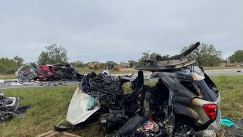 Texas head-on crash involving human smuggler evading authorities kills 8, including 2 Americans, police say