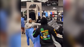 Flash mob ransacks Nike Store in Los Angeles, steals $12K in merch: police