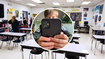 Arizona High School Teacher Quits Over Student Cell Phone Addiction