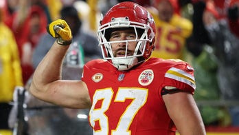 Travis Kelce breaks scoreless drought but key fumble contributes to Chiefs loss sans Taylor Swift