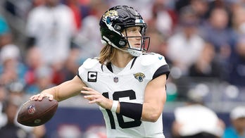 Jaguars hold off Texans' late surge to own first place in AFC South