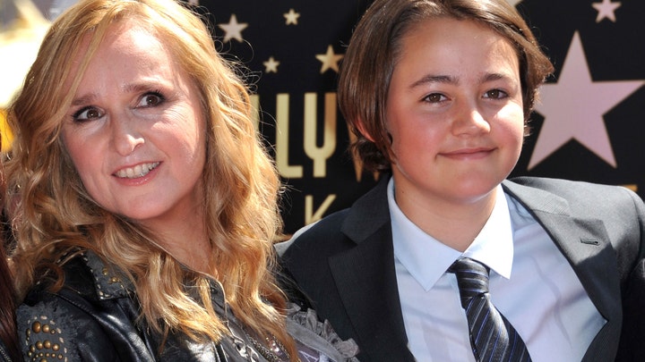 Melissa Etheridge remembers Olivia Newton-John as a good friend ahead of Pink's AMA tribute
