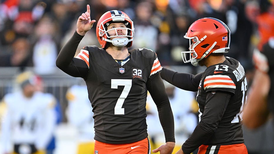 Browns' Dustin Hopkins nails game-winning field goal to beat AFC North rival Steelers