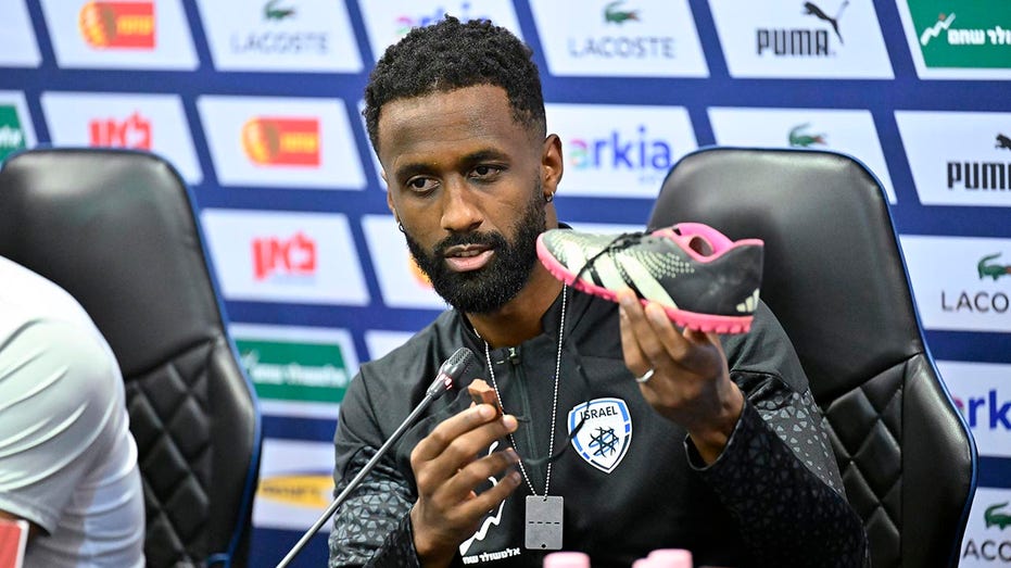 Israeli soccer captain Eli Dasa shows shoe of boy kidnapped by Hamas on Oct. 7: ‘We wait for him here’