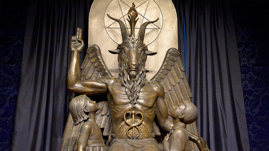 <div></noscript>The Satanic Temple sets up public display inside Iowa Capitol building: 'Very dark, evil force'</div>