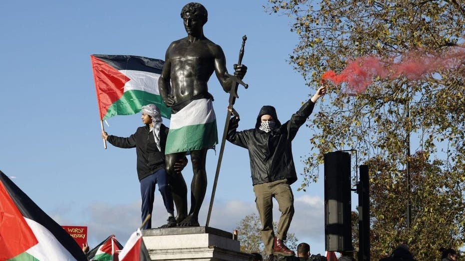 Palestinian journalist complains 'you can't hijack planes' as form of 'dissent' in viral social media list