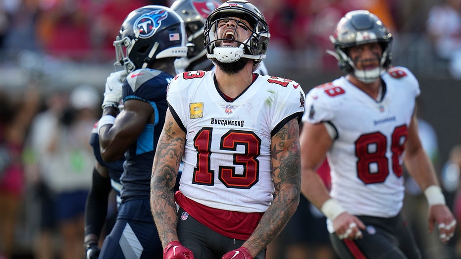 Baker Mayfield, Mike Evans help Bucs snap 4-game losing streak