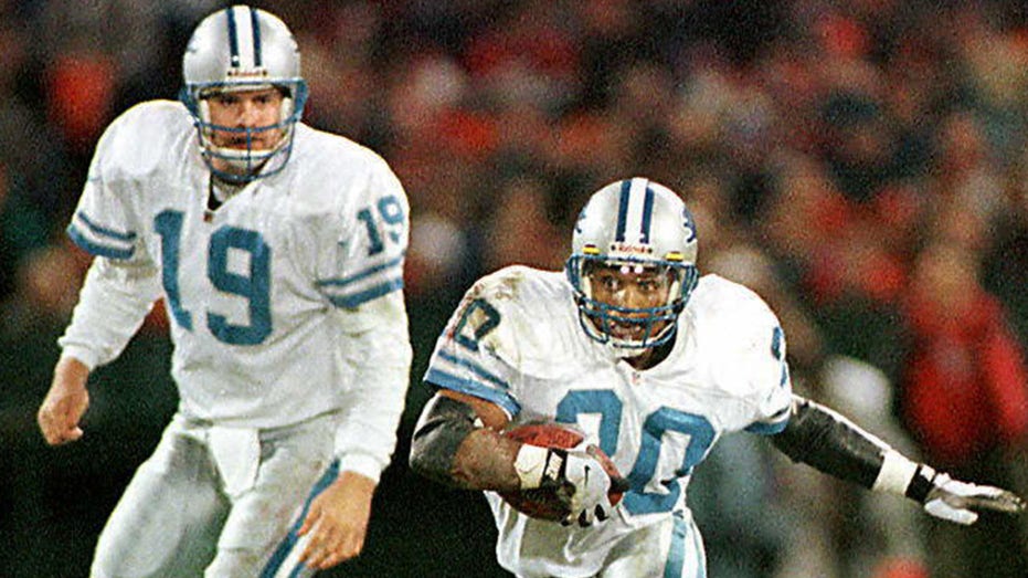 Ex-Lions quarterback shades Barry Sanders, rips critics after getting backlash in doc about running back