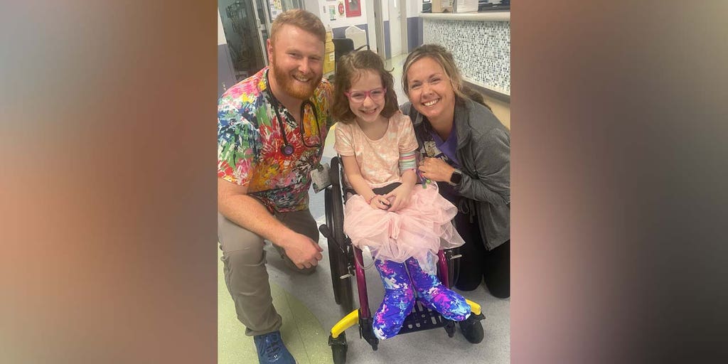 Virginia girl, 7, returns to the stage for 'Nutcracker' dance after nearly losing her feet in accident - Vimarsana News
