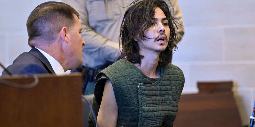 Former UC Davis student accused of fatal stabbings deemed competent for trial - Vimarsana News