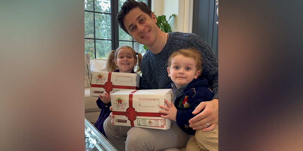 David Henrie named Cross Catholic Outreach's Box of Joy Brand Ambassador, send toys to impoverished children - Vimarsana News
