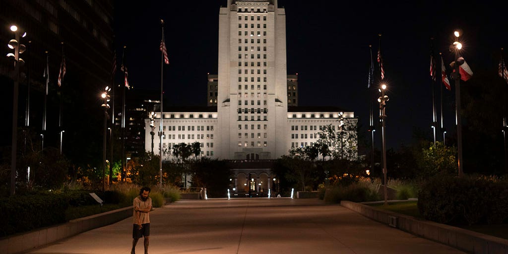 Los Angeles faces uphill battle against escalating homeless crisis - Vimarsana News