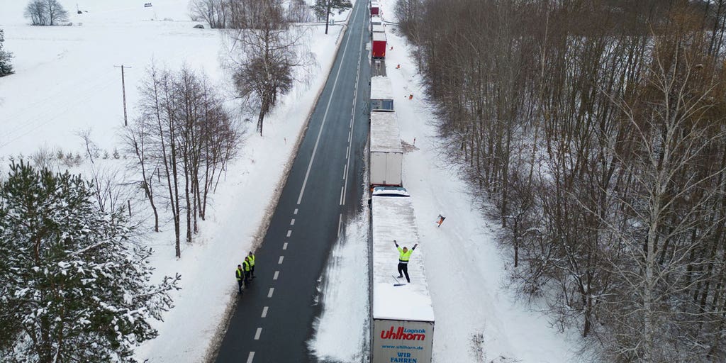 Polish trucker blockade holds up Ukraine's volunteer military aid- sources - Vimarsana News