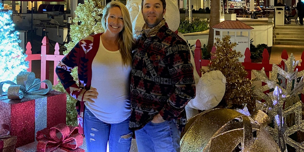 Navy SEAL wife battles woke public library in war on Christmas: 'not a family that backs down from a fight' - Vimarsana News
