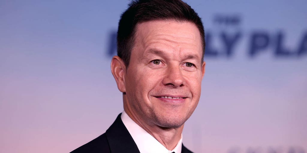 Mark Wahlberg admits his kids think he's 'cringe': 'Only cool when it's convenient' - Vimarsana News