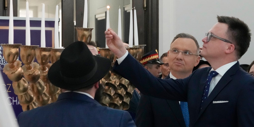 Polish leaders celebrate Hanukkah after menorah extinguished by far-right lawmaker - Vimarsana News