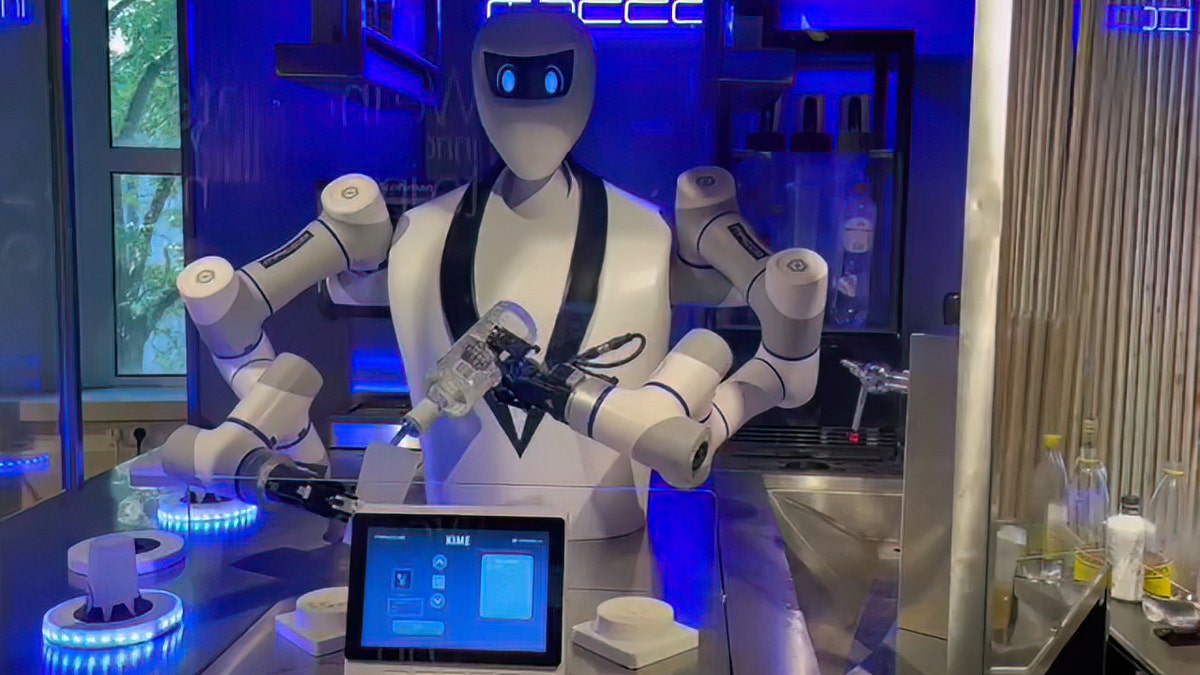 Robot Bartender Is Here, Ready To Make You Cocktails At Home
