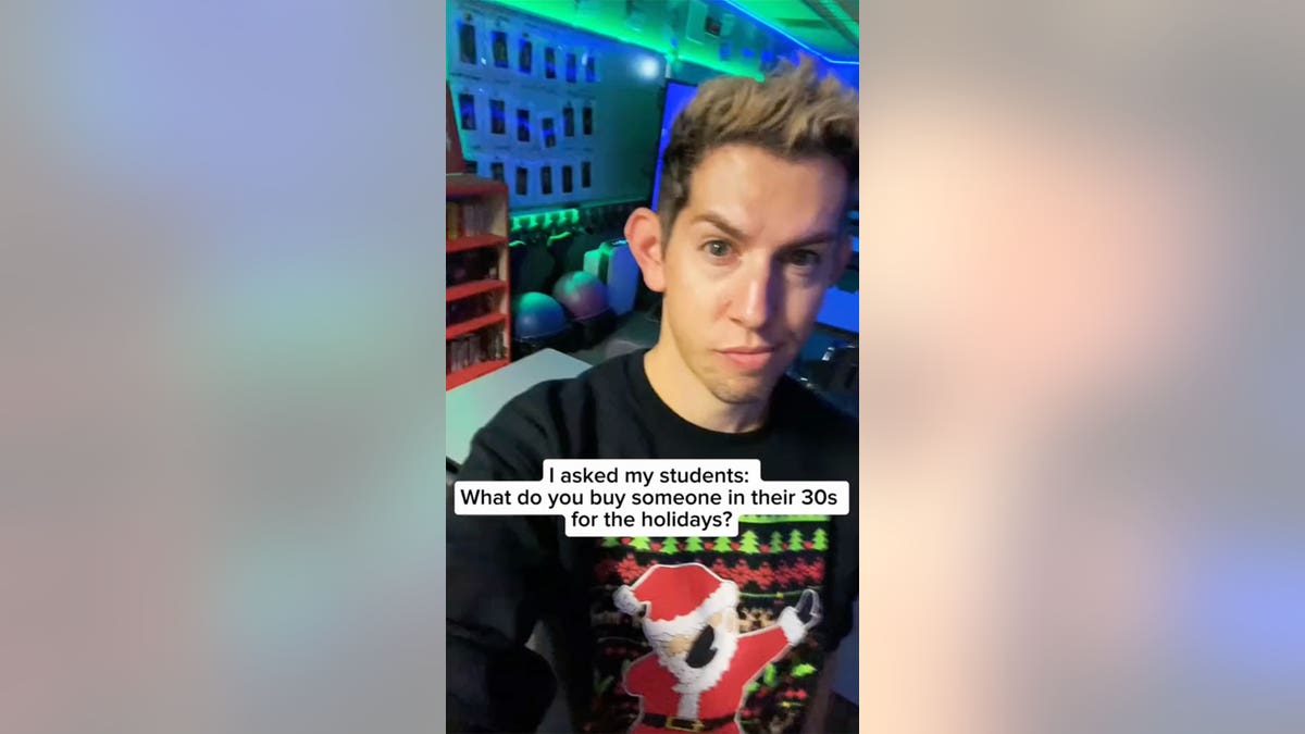 Students respond hilariously to teacher question about what to gift 30-somethings 2 Teacher who asked about 30s gifts