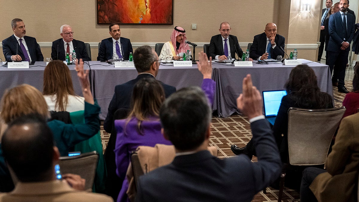 Arab leaders address media questions in DC