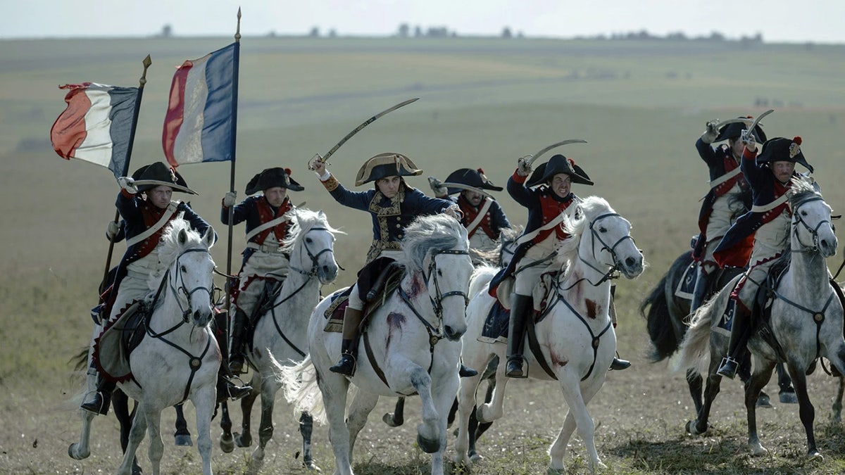 Uma cena de batalha do filme Napoleão