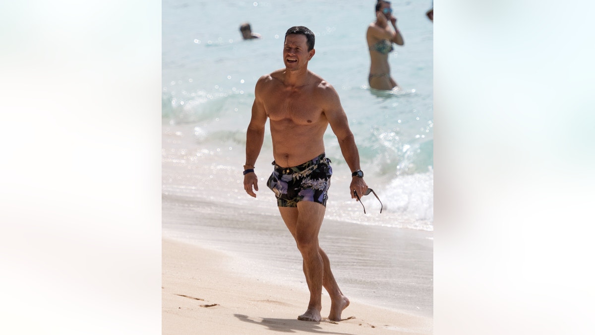Mark Wahlberg na praia