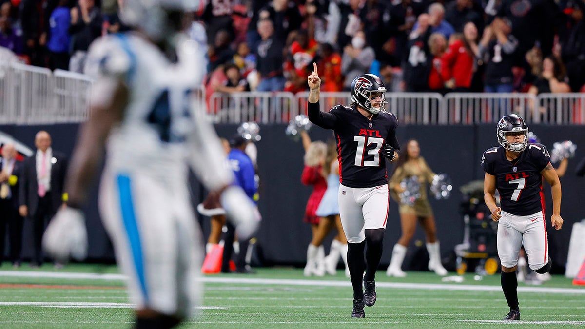‘We’re ready to strike while the iron is hot’ 1 Bradley Pinion reacts to a touchdown