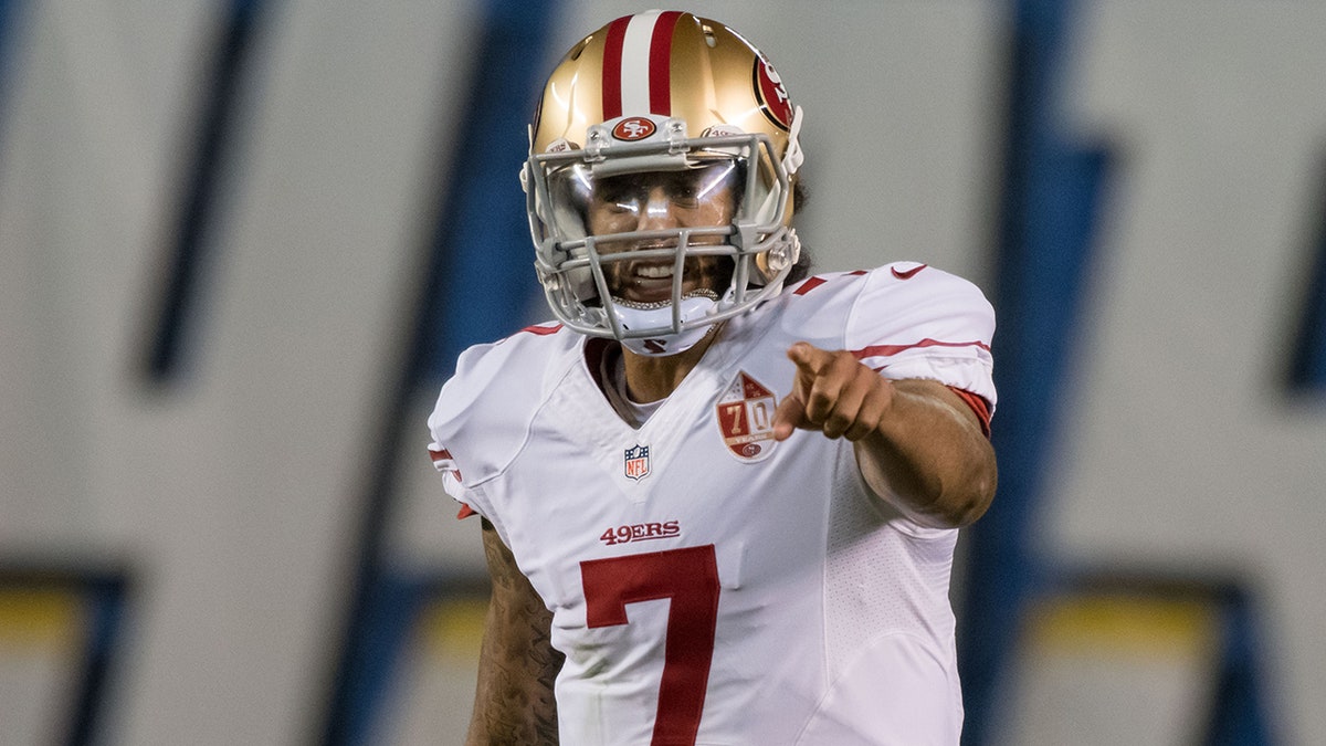 Colin Kaepernick protest fallout showed ‘really how a lot of the White people see us,’ NFL legend says 2 Colin Kaepernick vs Chargers