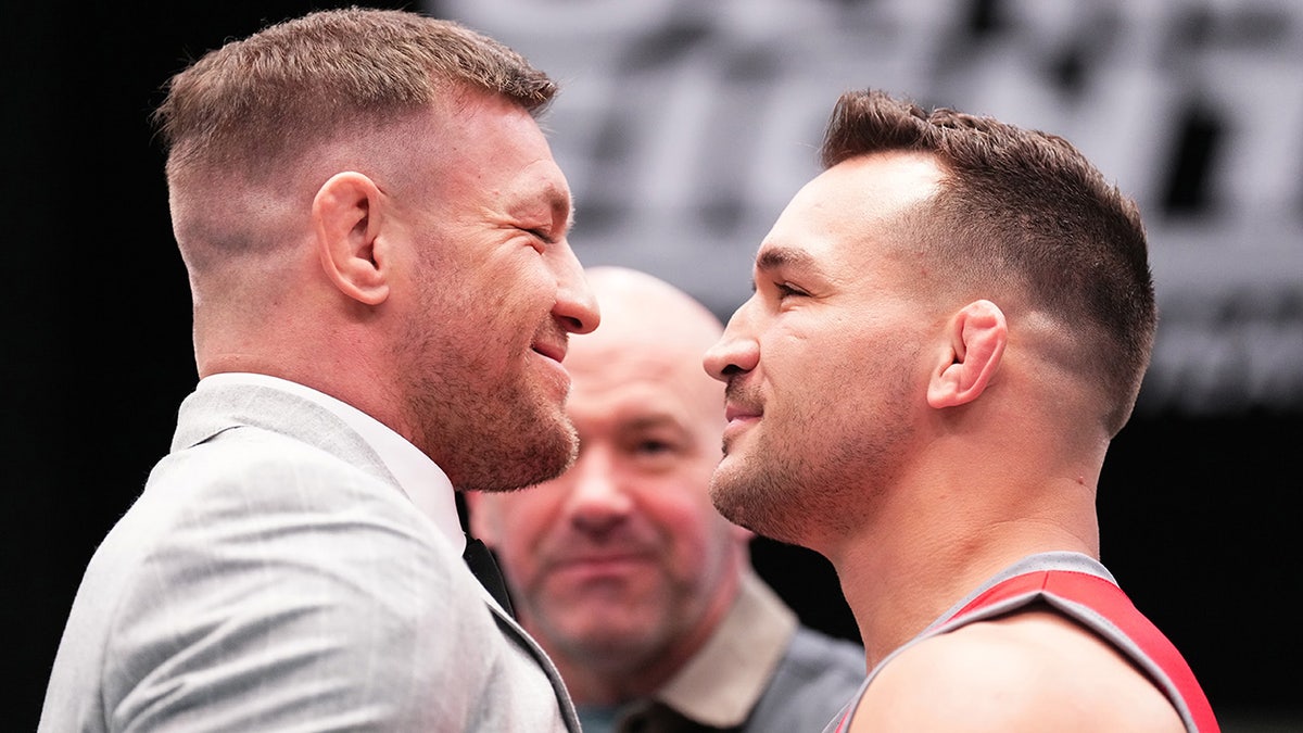 Conor McGregor sets UFC return date, reveals opponent 1 Conor McGregor and Michael Chandler