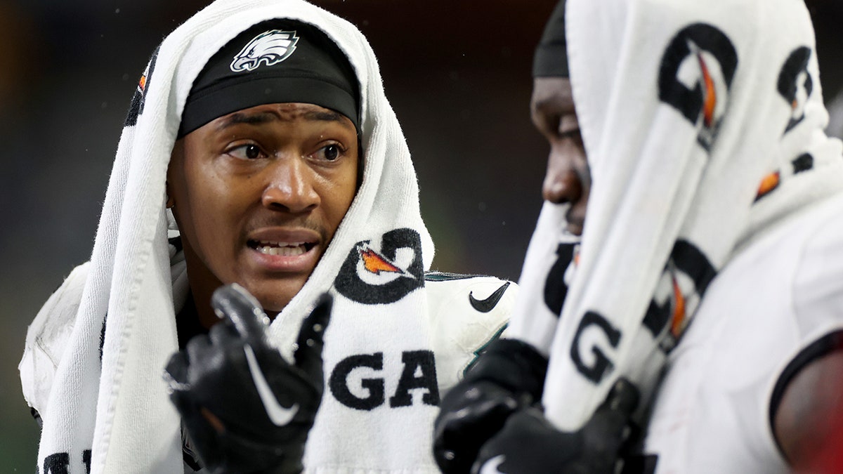 Eagles' DeVonta Smith gives blunt assessment on team after win: 'We're not  playing good football right now' | Fox News