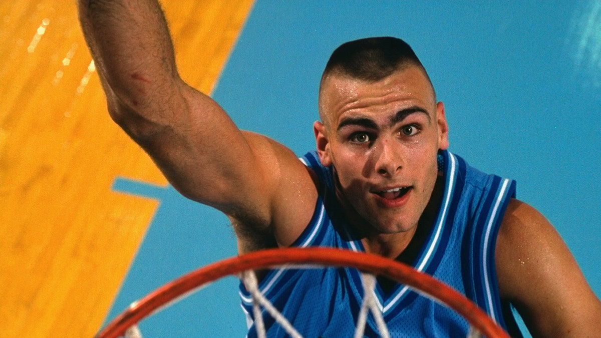 Eric Montross, Former College Basketball Star And First-round NBA Pick ...