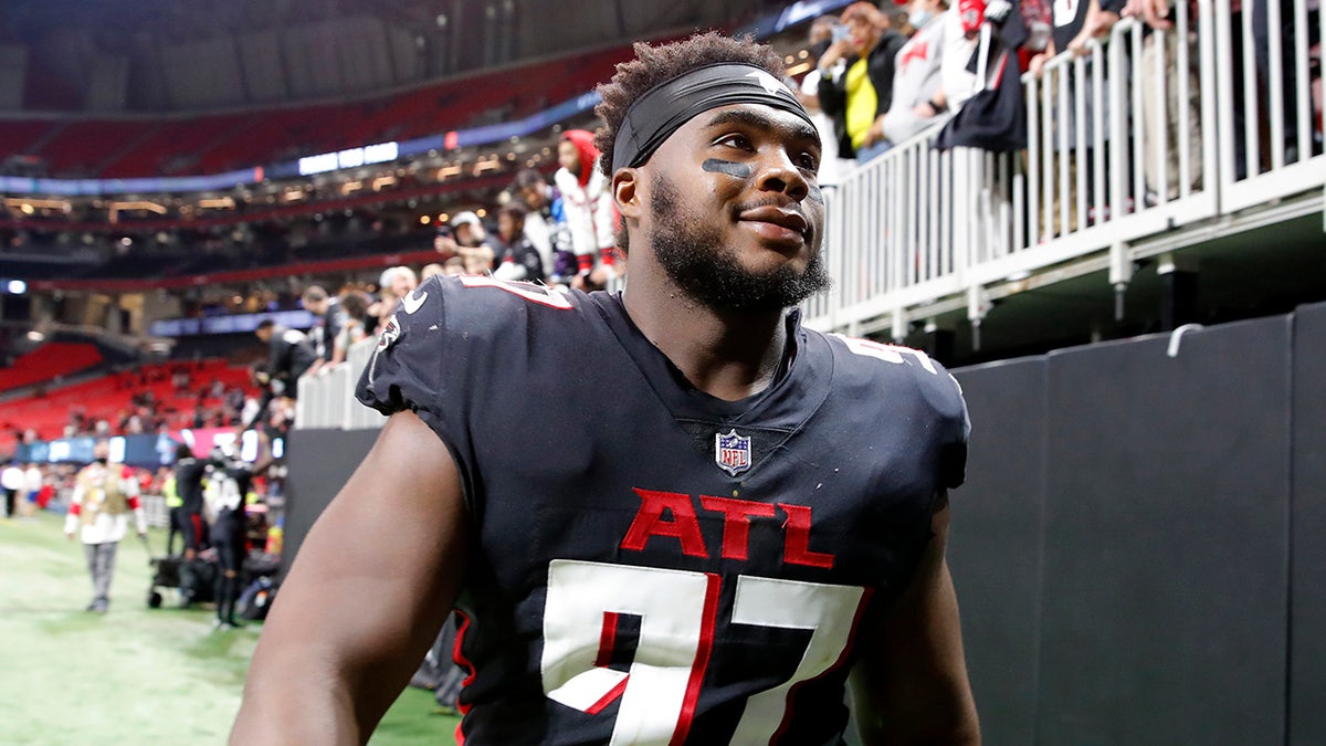 Grady Jarrett walks to tunnel