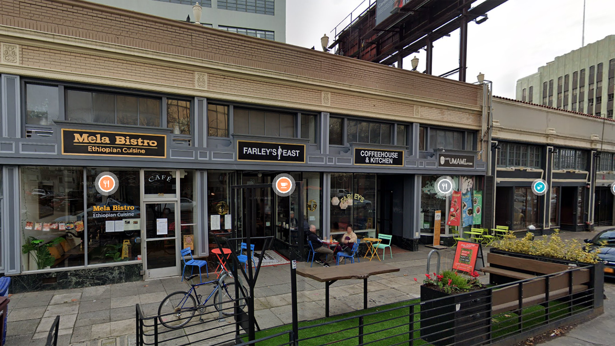 Exterior of Farley's Coffee in Oakland