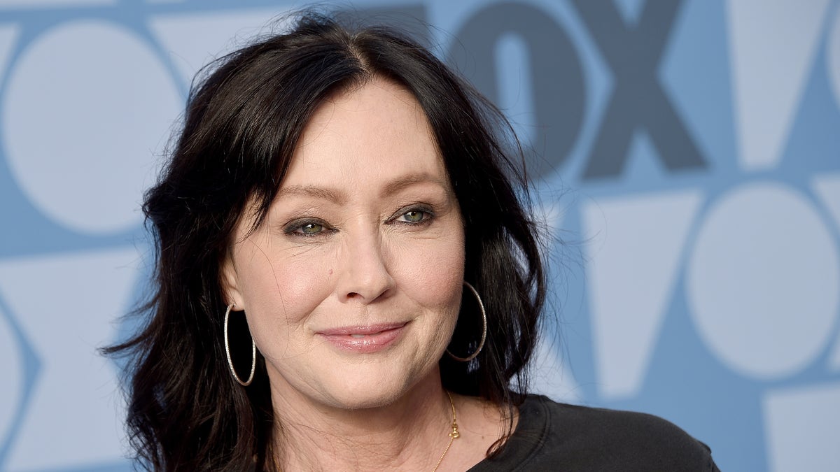Close up of Shannen Doherty
