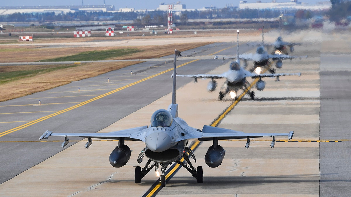 South Korean fighter jets
