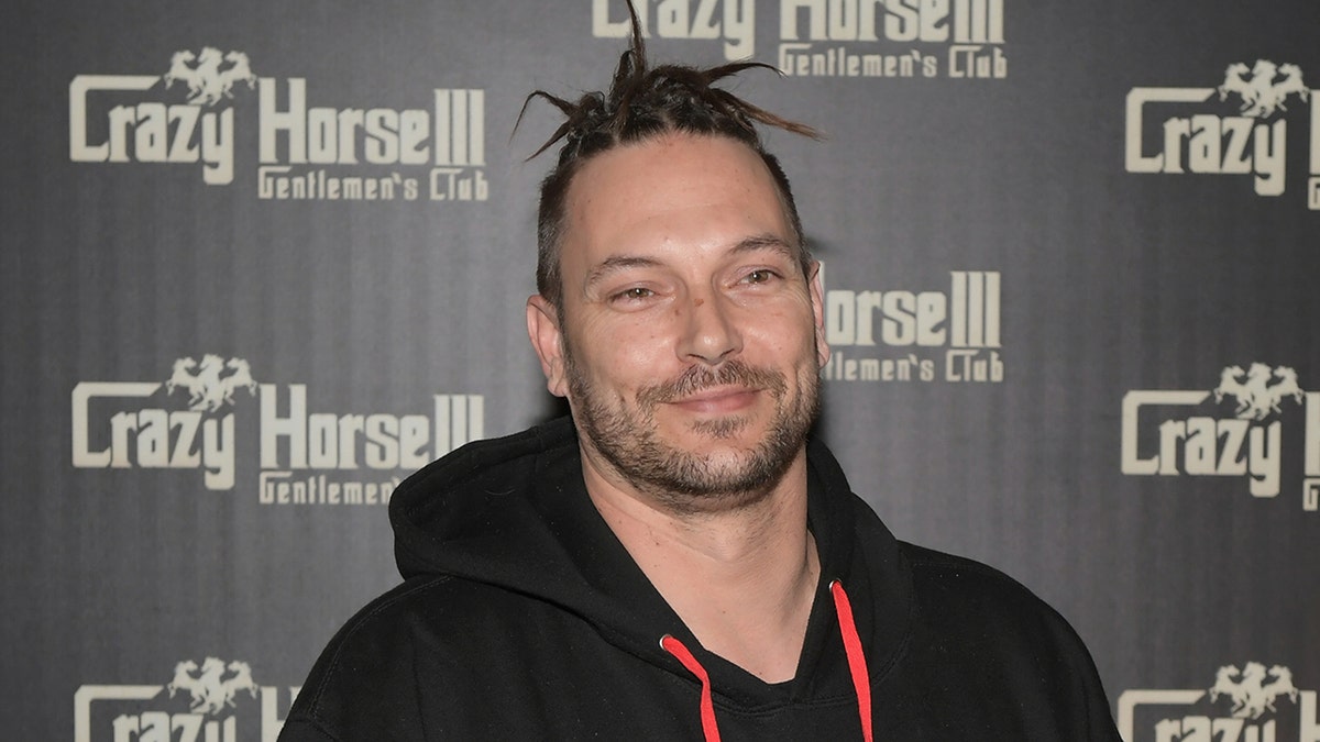 A photo of Kevin Federline
