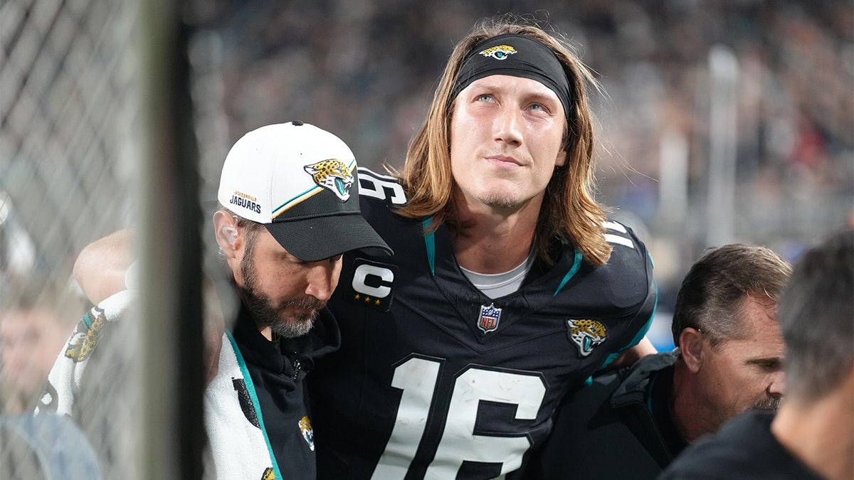 Jaguars Star Trevor Lawrence’s Consecutive Win Streak Comes To End ...