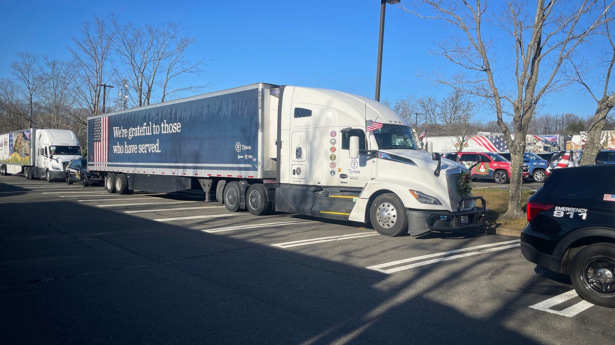 truck saying 'we're grateful to those who have served'