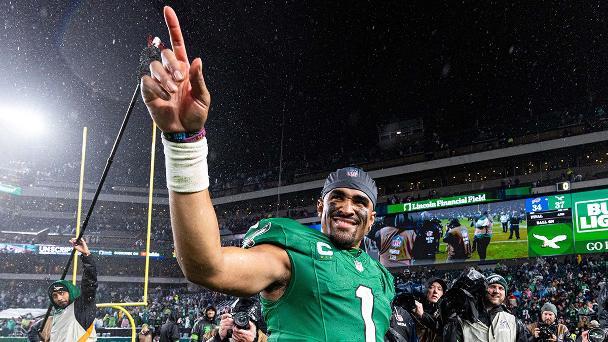Jalen Hurts points