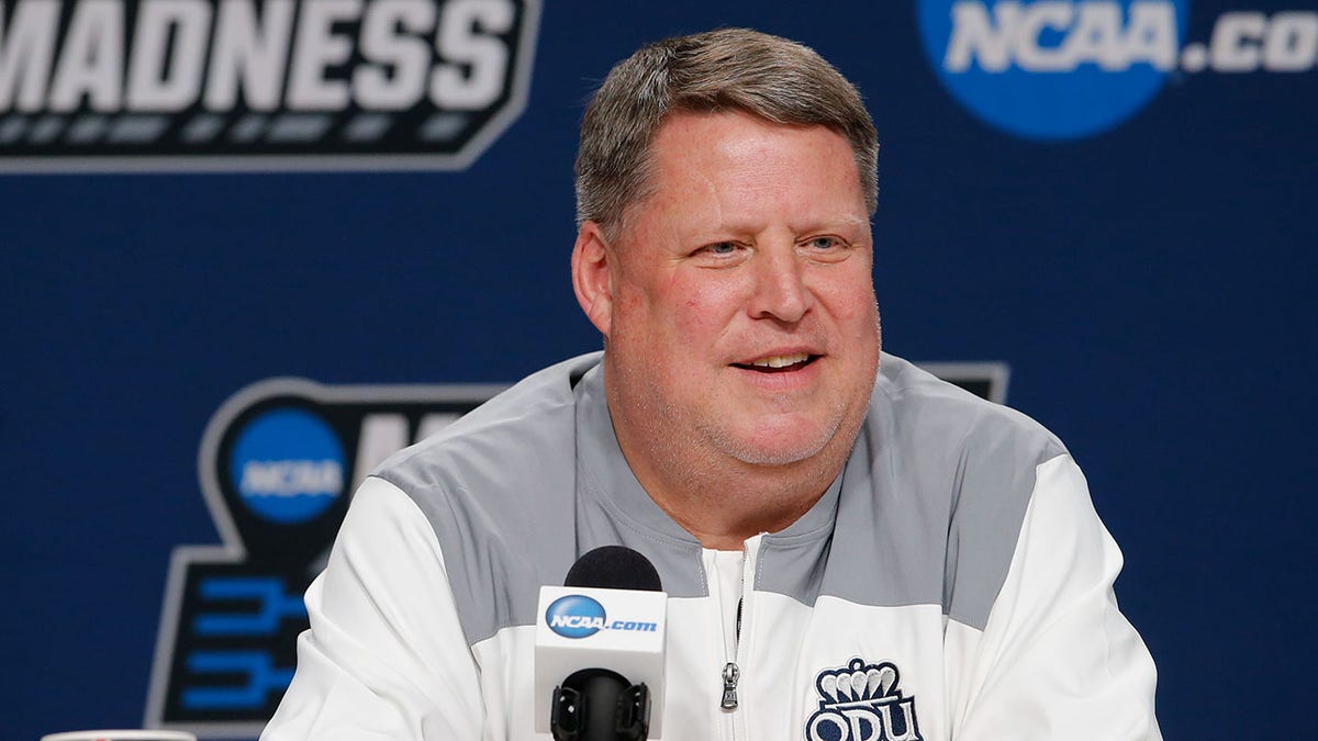 ODU’s Jeff Jones suffes heart attack in Hawaii | Fox News