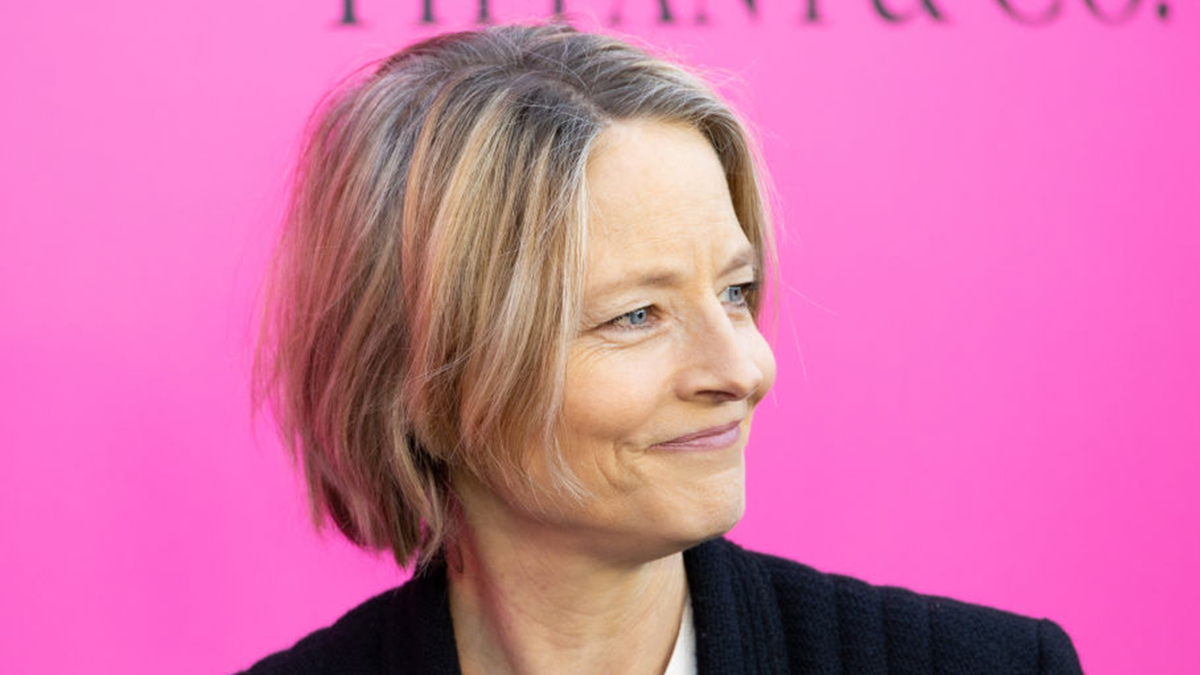 Jodie Foster Says Gen Zers Can Be ‘really Annoying To Work With Claims They Cant Even Write A