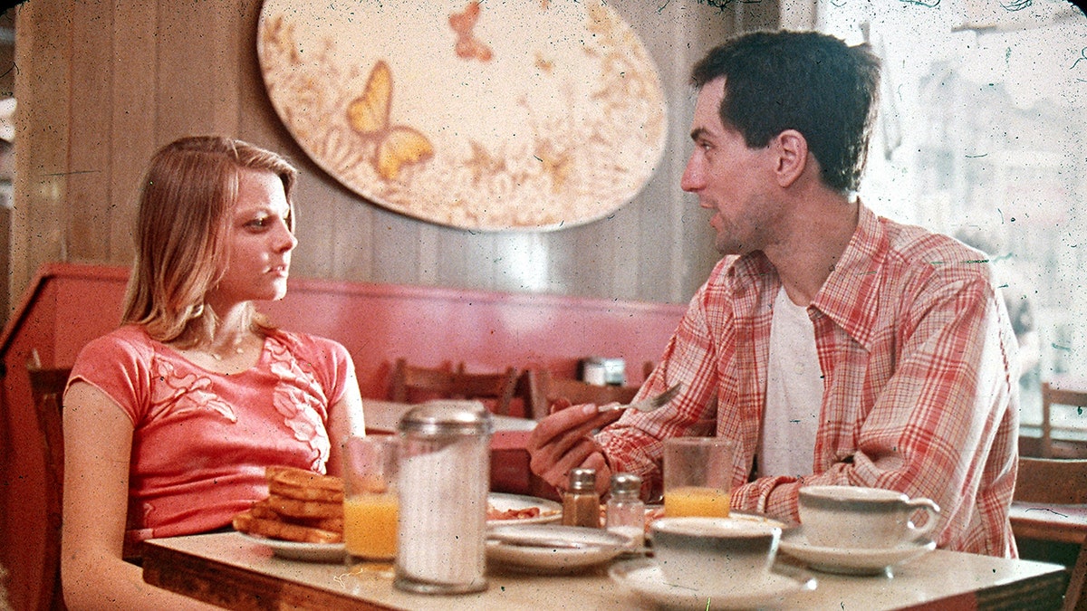 Jodie Foster and Robert De Niro in a scene from Taxi Driver