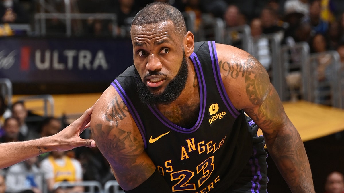 LeBron James rails against gun laws after UNLV shooting: ‘It’s ridiculous’ 2 LeBron James vs Suns