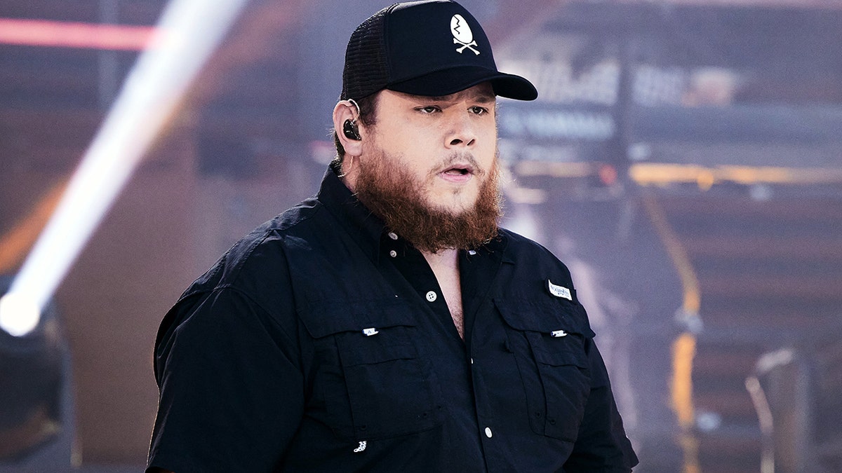 Luke Combs at the 2021 CMTs