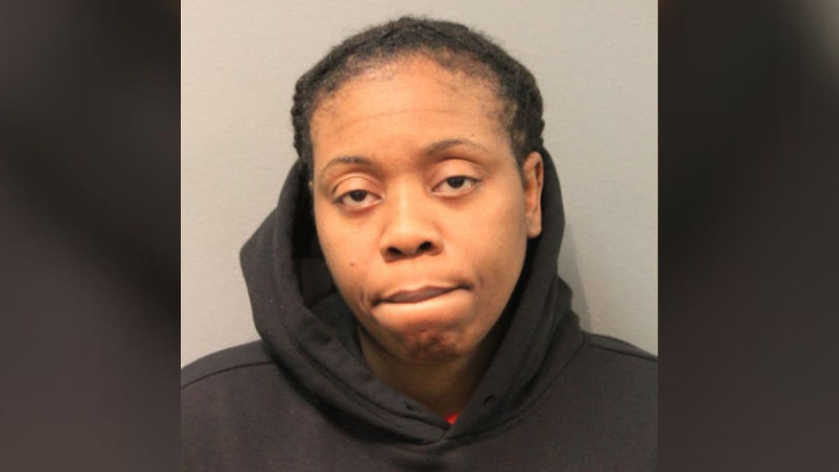 A mugshot of Chicago Police Officer Zondranika Williams