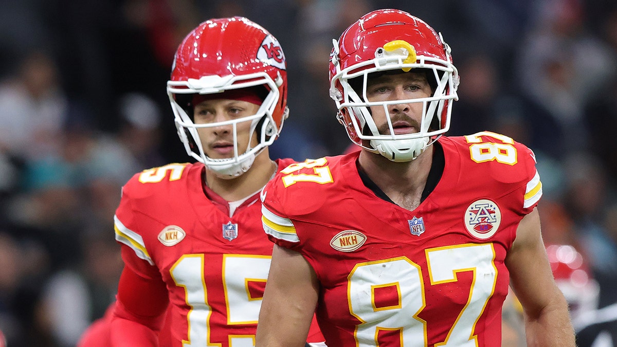 Chiefs Great Calls Out Patrick Mahomes, Travis Kelce Over Outbursts ...