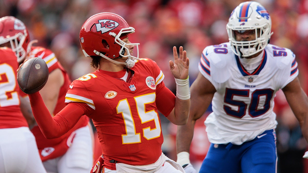 Chiefs’ Patrick Mahomes Regrets Giving Bills’ Josh Allen Expletive ...