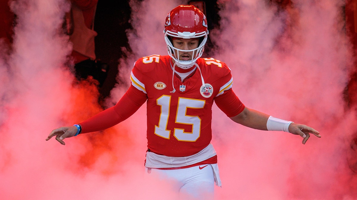 NFL Week 16 Preview: Chiefs, Dolphins Among Teams Looking For Playoff ...