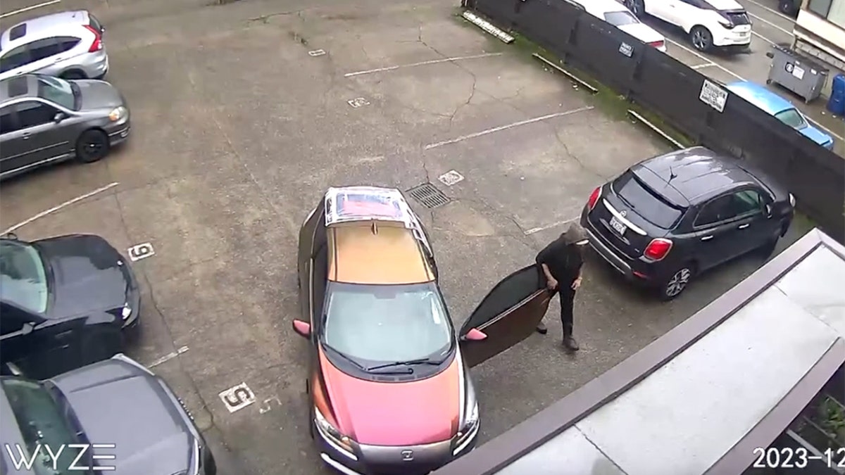 Seattle porch pirate’s ‘colorful’ car caught on camera after theft 2 Seattle Porch Pirate