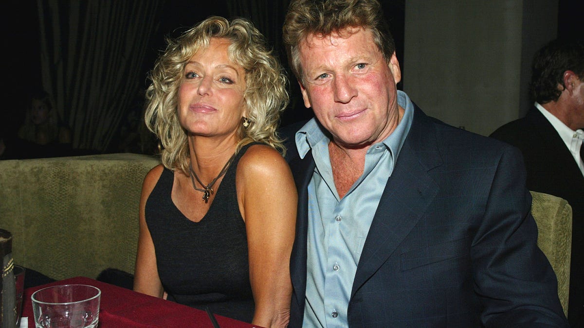 Fawcett and ONeal at dinner